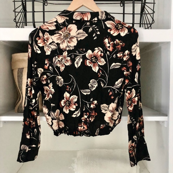 Saltwater Luxe Long Sleeve Crop Blouse SM - Picture 4 of 5